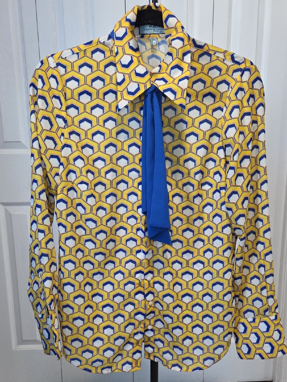 Sz 6 Hawes & Curtis - Vintage Geometric Yellow & Blue Tie-Neck Women’s Blouse